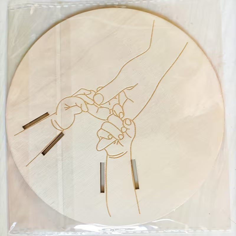 Mitt Första Minne - Födelsearmbandstavla i Trä